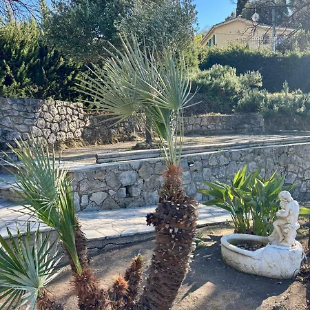 Des Ciappes Et Des Fees Homestay Menton