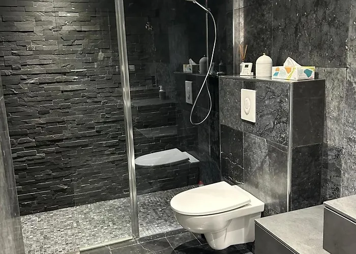 Des Ciappes Et Des Fees Проживання в сім'ї *