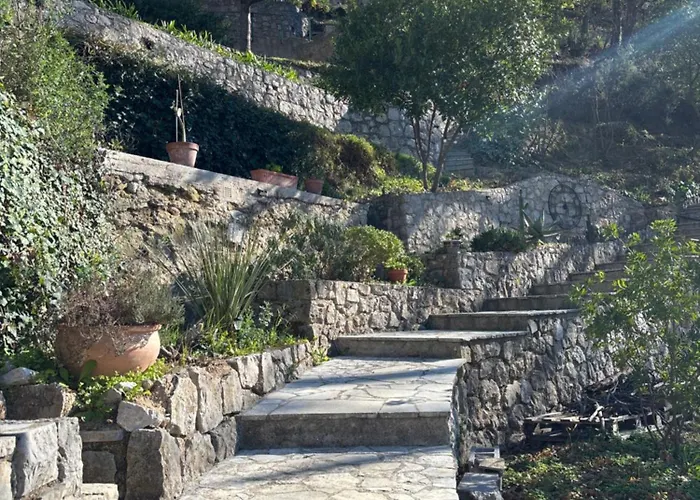 Des Ciappes Et Des Fees Homestay *